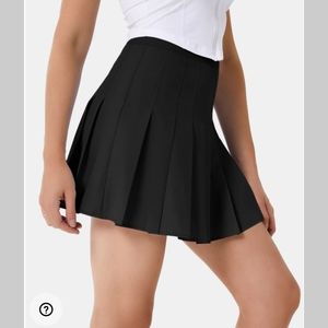 SALE 🌟 Halara Black Everyday 2 in 1 Pleated Tennis Skirt -  Size Medium